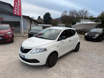 Lancia Ypsilon 1.0 FireFly Hybrid Ecochic Gold 50.