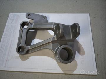 SUPPORTO PEDANA GPZ 600 KAWASAKI 35011-1242