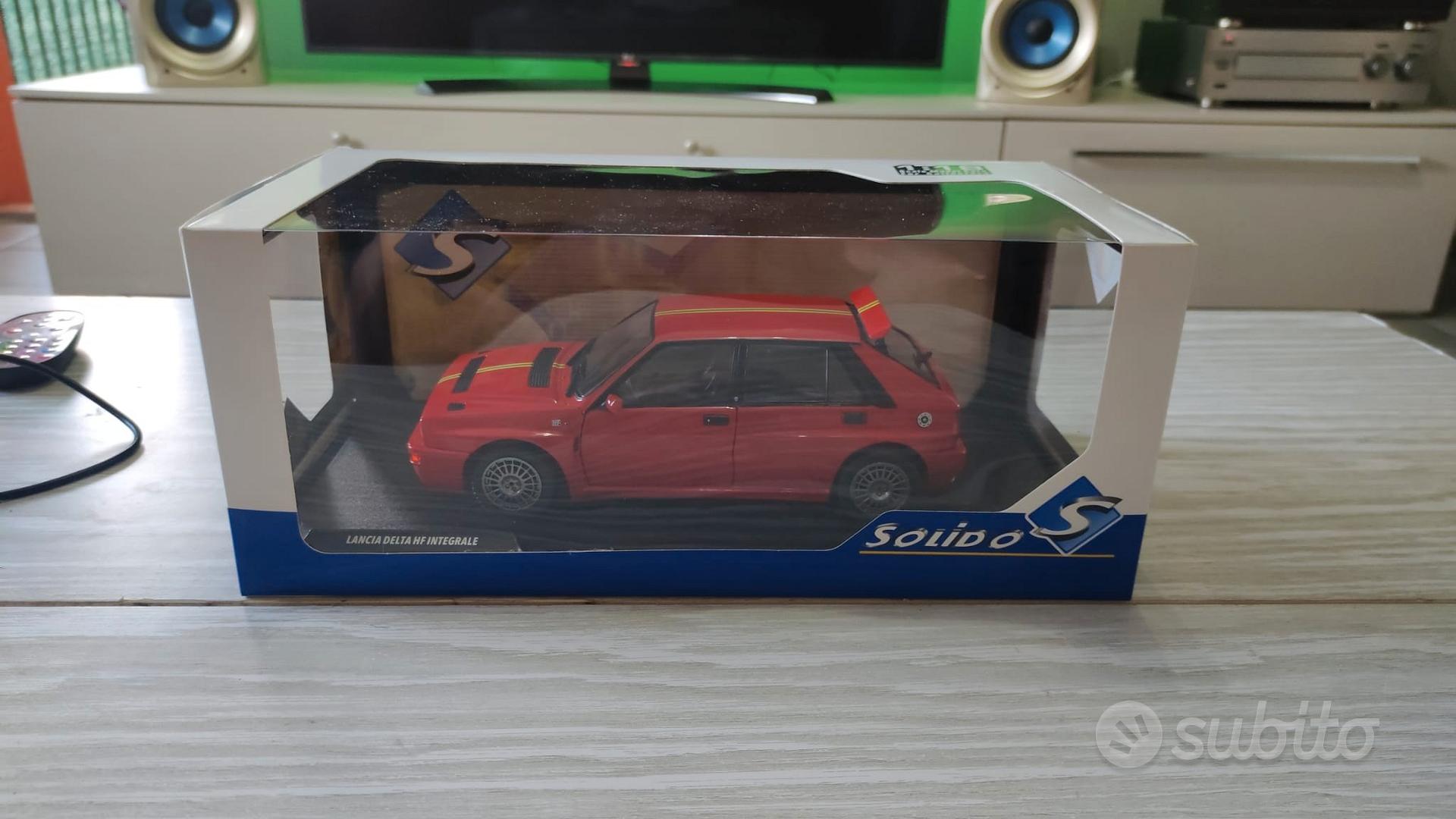 Modellino statuine in resina 1/18 uomo seduto mano 4 per auto