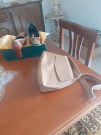 scarpe chiuse numero 35 e sabou  n. 37 