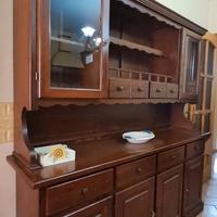 CUCINA STILE RUSTICO CAPPA TAVOLO SEDIE DIVANO
