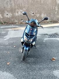Scooter Leonardo 250