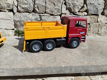 Camion + Pala meccanica giocattolo