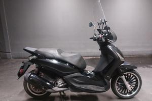 Piaggio Beverly 300 Police