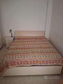 letto matrimoniale con materasso e contenitore 
