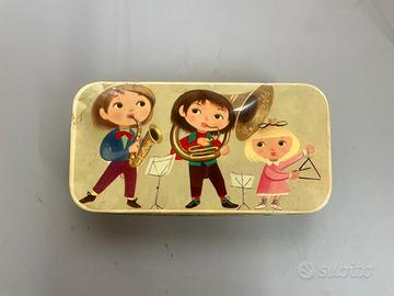 Scatola vintage in  latta-  Heller “Floriana