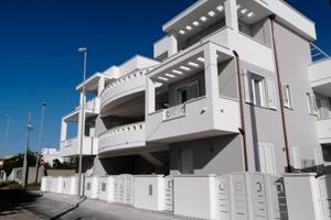 Lido Marini Con doppi servizi recente costruzione