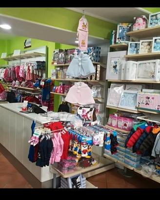 Arredamento negozio abbigliamento 