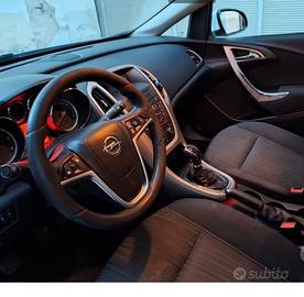 Opel astra j 1.7 110 cavalli 2012