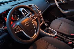 Opel astra j 1.7 110 cavalli 2012