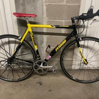 Bici da corsa MASS Bullhorn + Campagnolo.