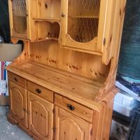 Credenza in legno naturale