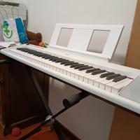 Tastiera Yamaha Piaggero NP-12