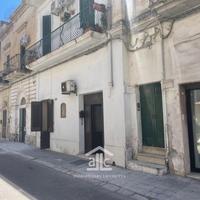 CASA INDIPENDENTE CON GIARDINO ZONA CENTRALISSIMA