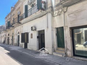 CASA INDIPENDENTE CON GIARDINO ZONA CENTRALISSIMA