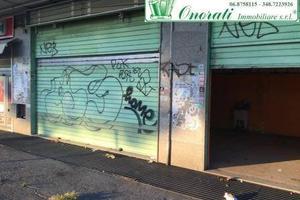 v-402 MQ 200 Zona Tor Bella Monaca, Fronte strada