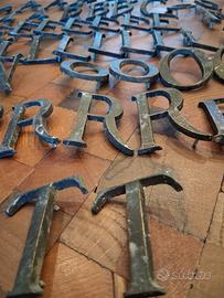 Lettere in bronzo anni '20
