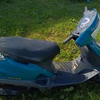 Scooter 50 Honda baly  per  ricambi