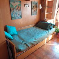 Letto con letto estraibile con materassi