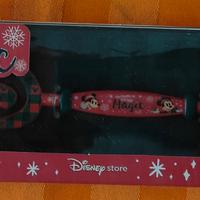 Chiave commemorativa Disney a tema Holiday Magic.
