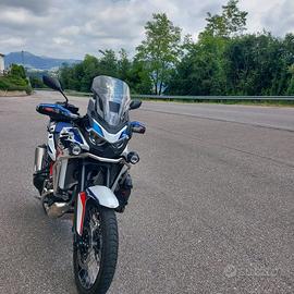 Africa Twin 1100 es dct