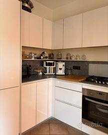 cucina e soggiorno completo 