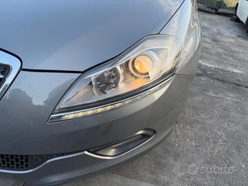 fanale anteriore sinistro lancia delta 2012