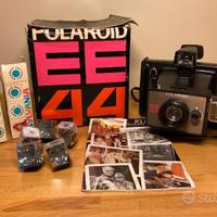 Polaroid Land EE44 con flash