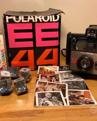 Polaroid Land EE44 con flash