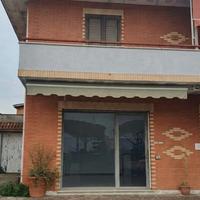 Locale commerciale ,ufficio