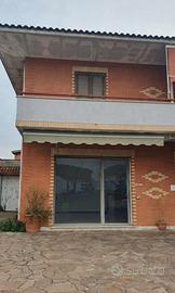 Locale commerciale ,ufficio