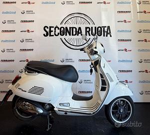 Vespa 300 GTS hpe Super