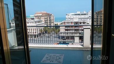 Attico quadrilocale arredato con ampia terrazza