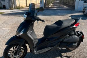 Beverly 300 deep black 2024