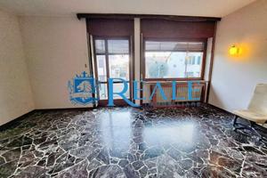 Appartamento di 130 m² con 4 locali e box auto dop