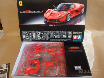 30 Modellini Ferrari