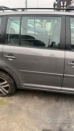 Porta posteriore dx vw touran 2008