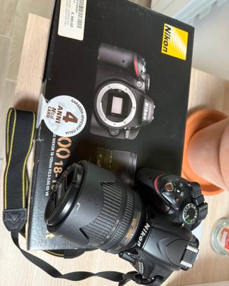 Nikon D3200 + 18-105 VR