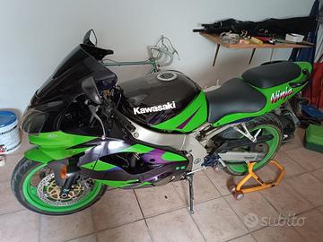 Kawasaki Ninja ZX-9 - 2001