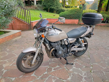 Suzuki GSX 750