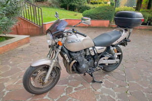 Suzuki GSX 750