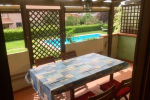 Follonica appartamento p.auto/clima/piscina