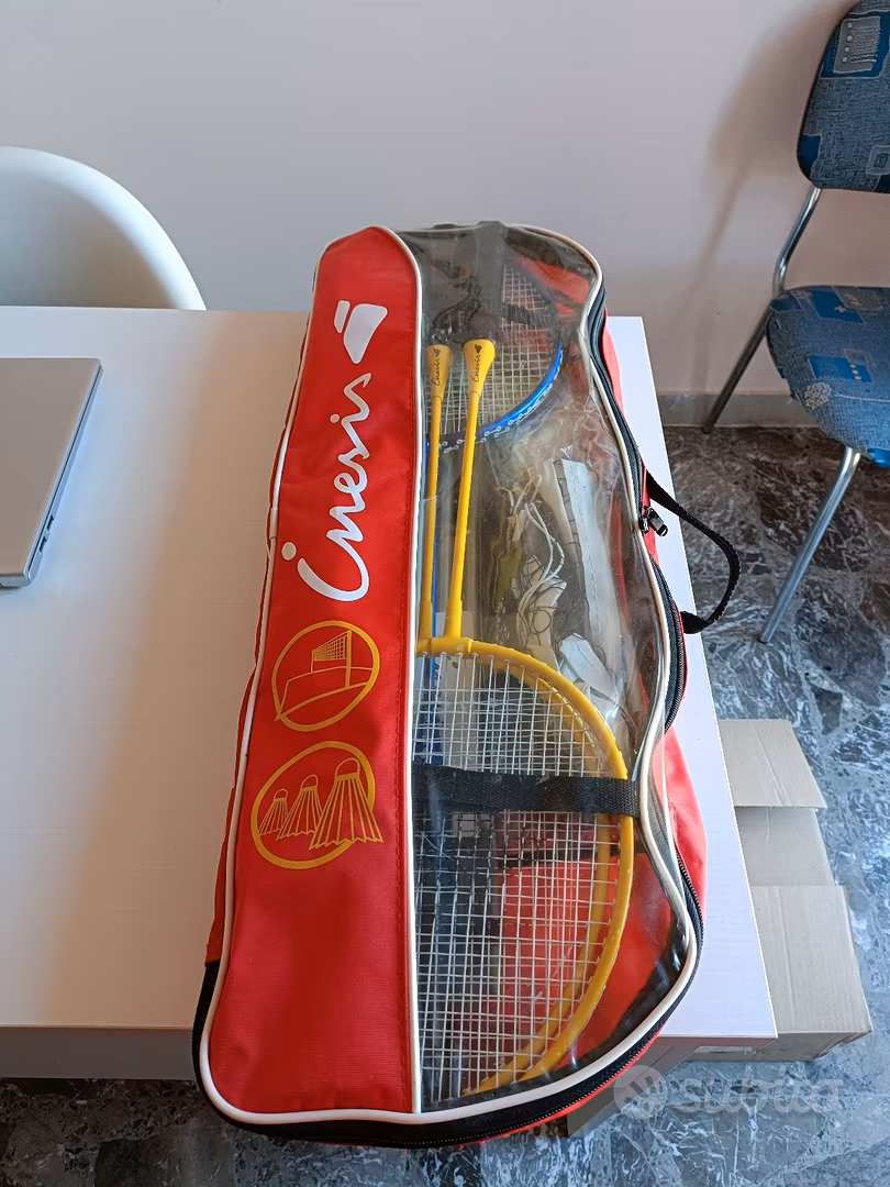 Inesis badminton set with net and 4 racquets for sale in Chieti for €10