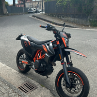 Ktm 690 smc-r 2019 oltre 3000 di accessori