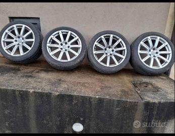 Cerchi in lega più gomme 245/40/18 per Audi