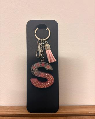 Portachiavi in resina lettera S