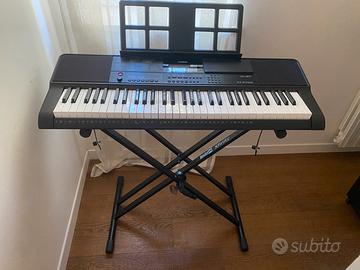 Casio CT-X700 con supporto e leggio