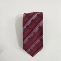 Elegante cravatta Mario Valli con un motivo a quad
