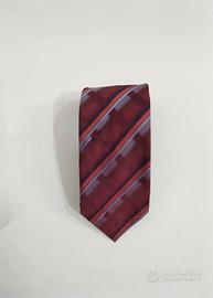 Elegante cravatta Mario Valli con un motivo a quad