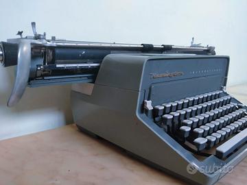 Macchina da scrivere Remington vintage